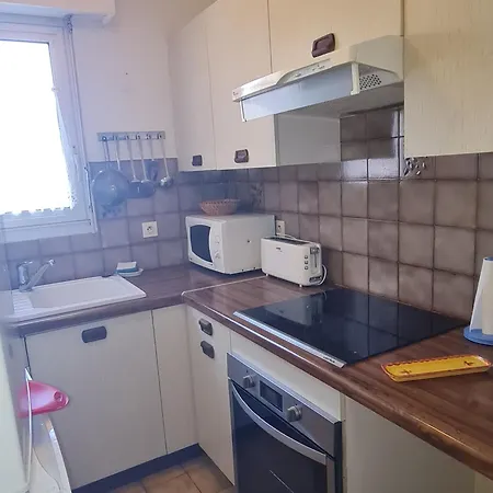 Apartment T2 Calme Avec Parking, Balcon, Proche Centre-ville Et A - Fr-1-780-22
