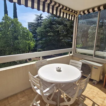 T2 Calme Avec Parking, Balcon, Proche Centre-ville Et A - Fr-1-780-22 Apartment *